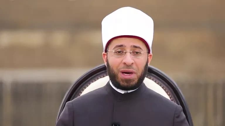 Awqaf Minister Names Fatima Antar Assistant for Female Preachers