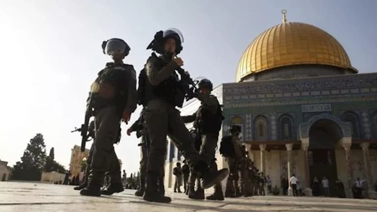 الرئاسة الفلسطينية تحذر من تصعيد في الأقصى