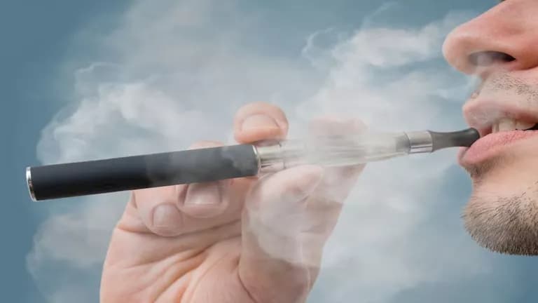 Health alerts on vape risks