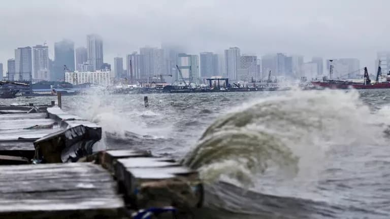 Israel issues tsunami alerts for coastal areas