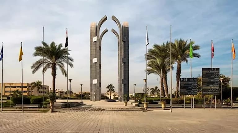 دراسة بكالوريوس الموضة والطباعة