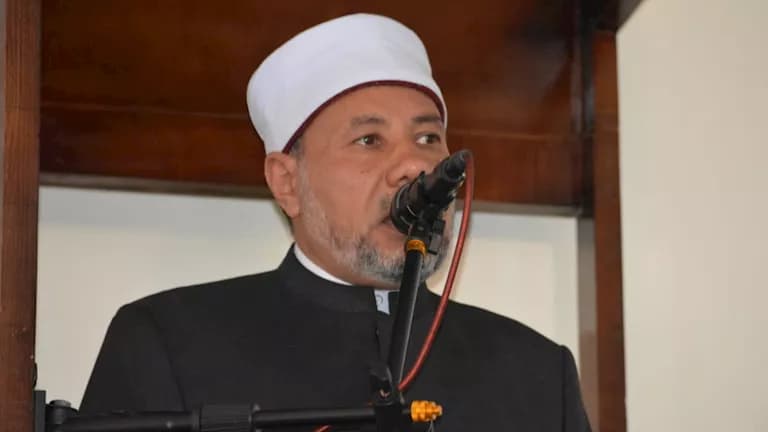 عبدالمالك يلقي أول خطبة جمعة في مسجد فرع جامعة الأزهر بأسيوط بعد افتتاحه