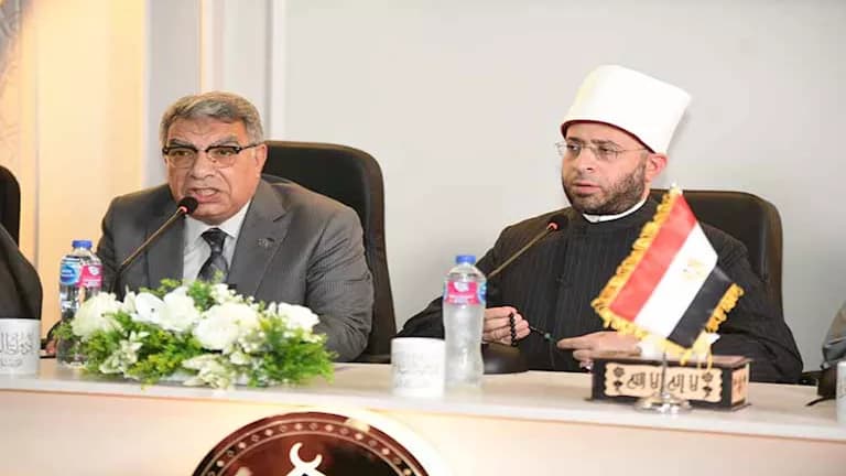 وزير الأوقاف من المنصورة يروج لجيل جديد من القراء