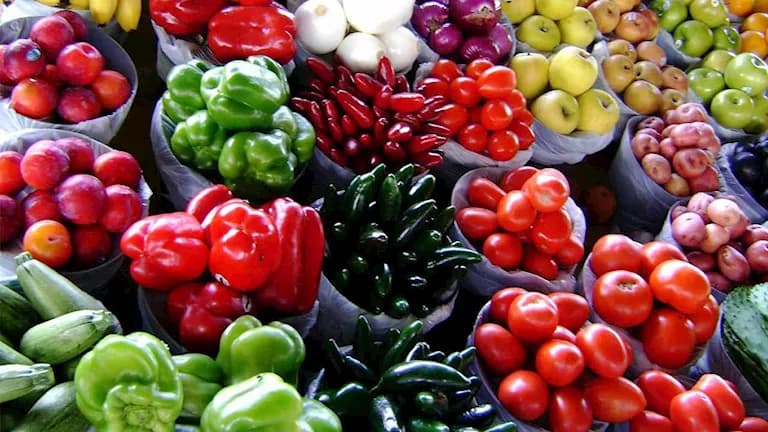 Vegetable and Fruit Prices at Souk Al-Obour Wednesday