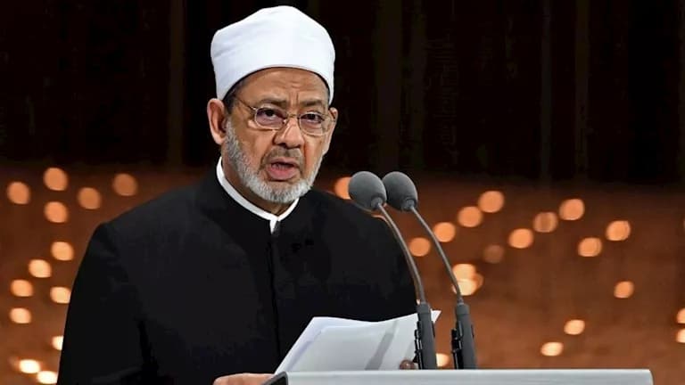 شيخ الأزهر يعزي أسر شهداء حادث الإسماعيلية