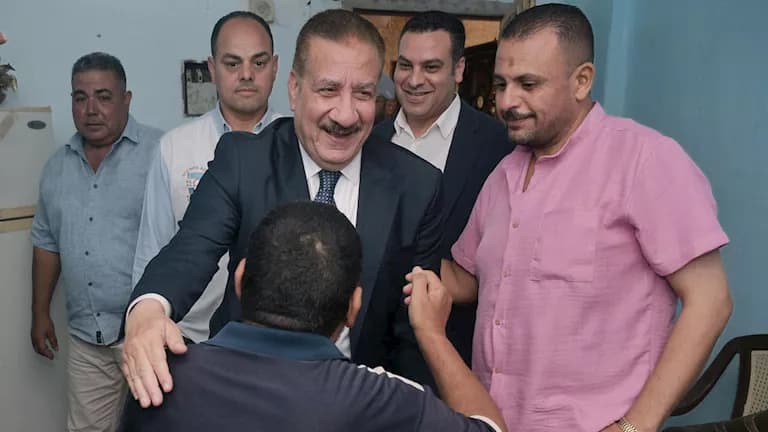 Port Said Governor visits amputee citizen