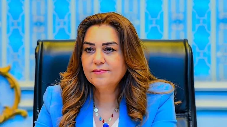 1370 يتنافسون على الوظائف القيادية