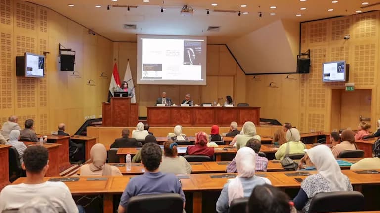 مدير مكتبة الإسكندرية يرد على مزاعم الأفروسنتريك