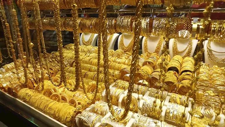 Gold prices fall in Egypt this evening