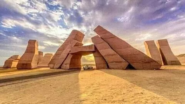 Colors Shift Seven Times Daily at Hidden Gulf