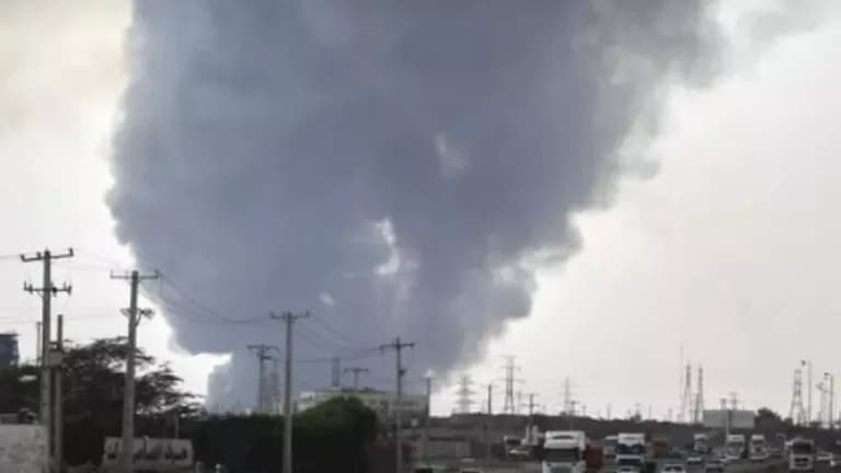 Explosions Rock Iraqi Provinces