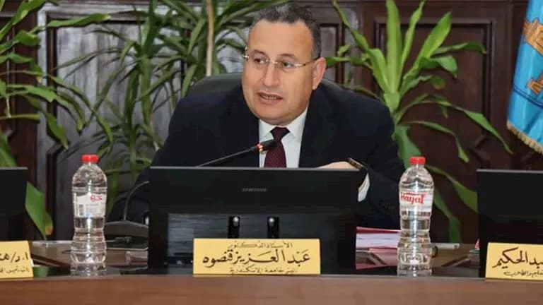 Qansoua reveals Hany Shaker statue at Egyptian Opera