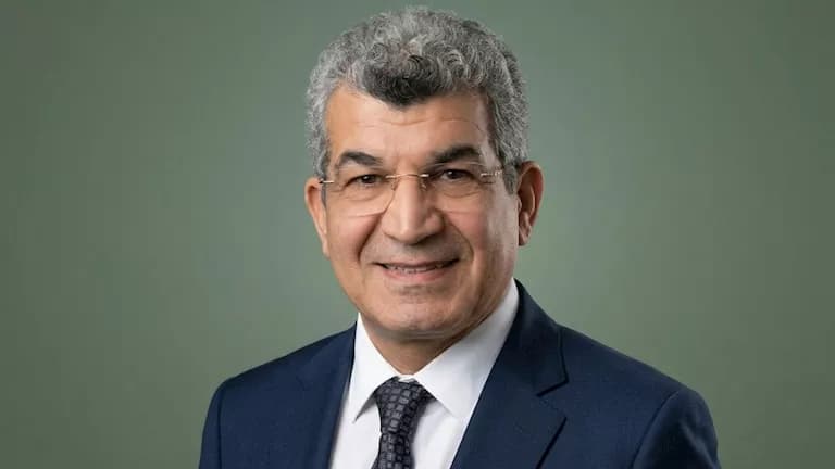 خبير قانوني يوضح عقوبات أزمة خطوط الاتصالات