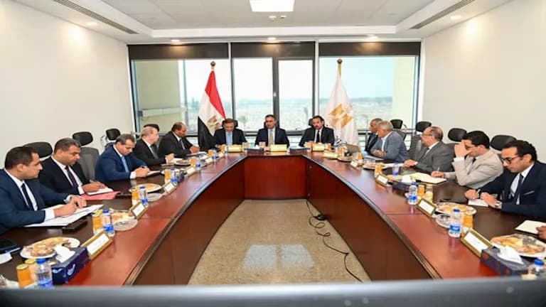 كارى أون على الأبواب اجتماع بالعلميين لاستكمال التأسيس