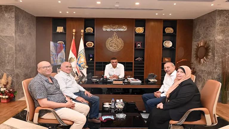 محافظ جنوب سيناء يكرم رئيس تعمير سيناء وأملاك القناة