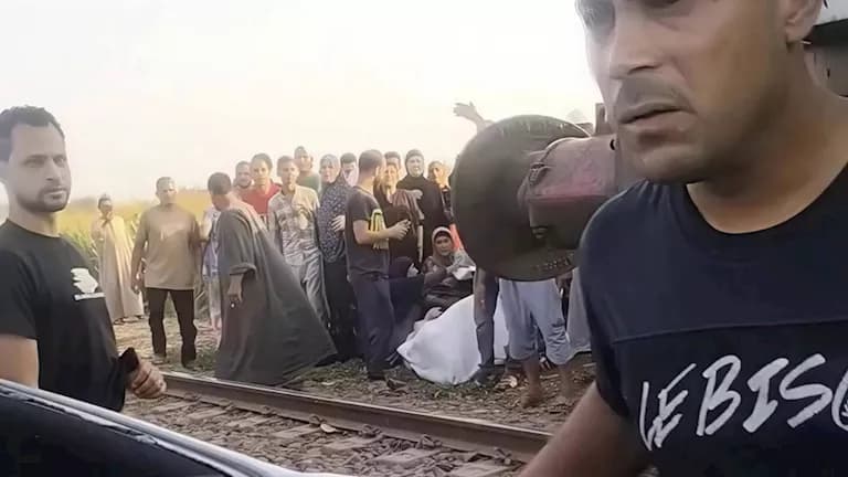عروس على القضبان في المنوفية