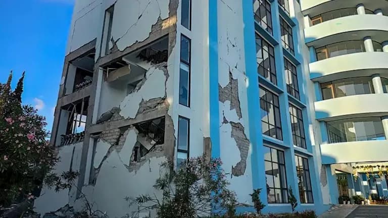 Indonesia earthquake aftermath images