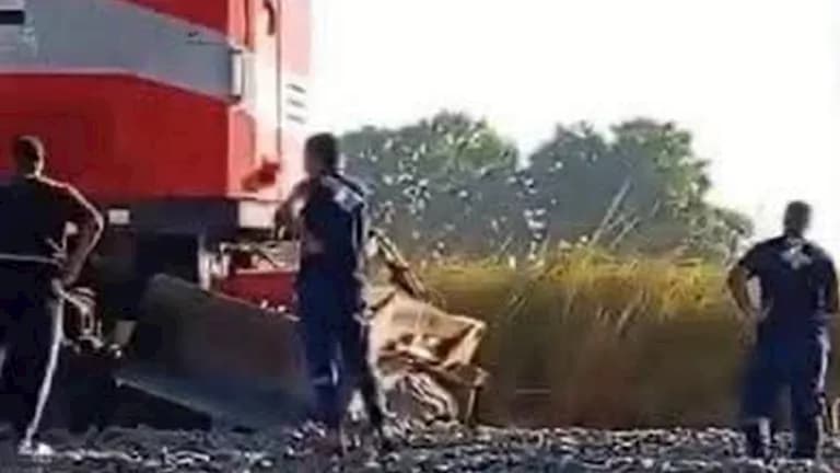 Railway track breach by loader yönetimi