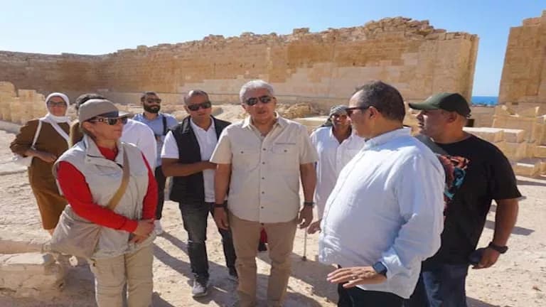 وزير السياحة يزور موقع تابوزيريس الأثري