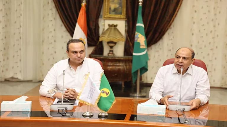 Minya governor and health official test comprehensive insurance