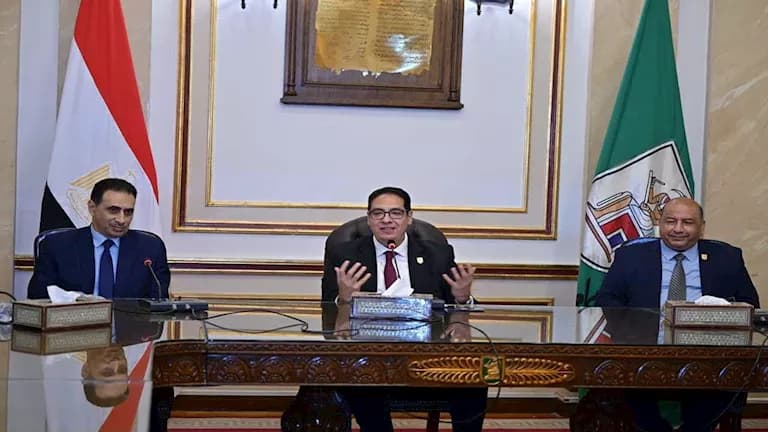 Cairo University officials meet top 2026 exam students