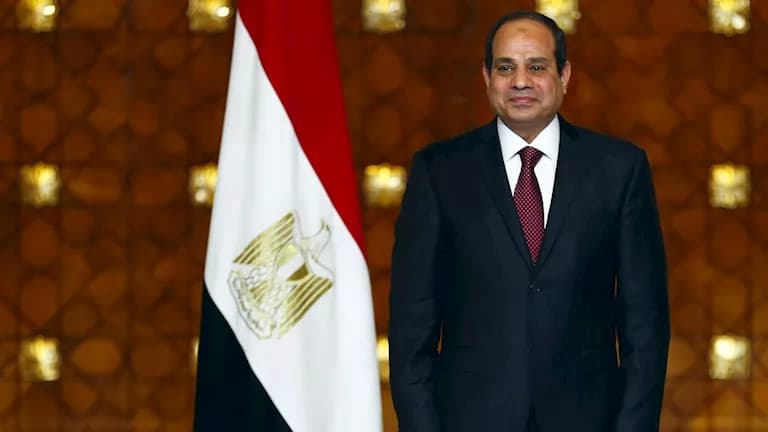 السيسي يطلب مراجعة عقود المطورين العقاريين