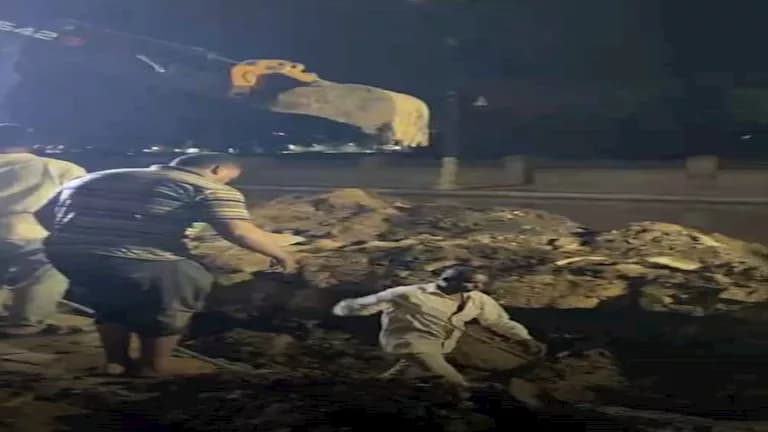 Heavy equipment used to fix water pipe near Luxor Temple