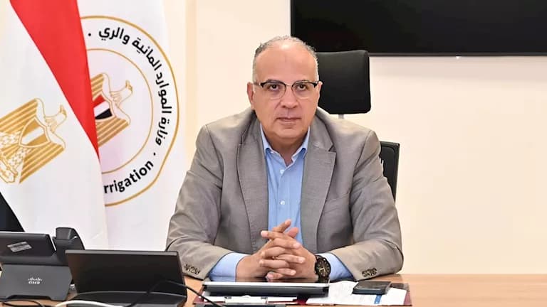 وزير الري يناقش إدارة المياه للتوسع العمراني