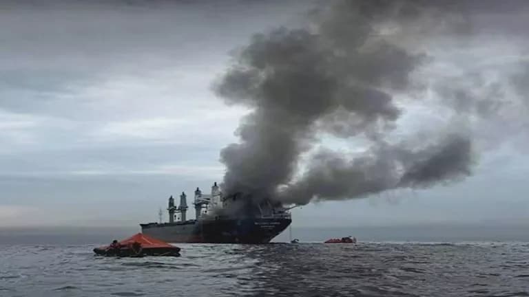 Maritime Authority: Cargo Ship Hit Near Oman