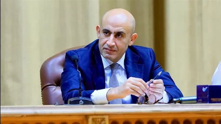 Education Minister Highlights Director Accountability