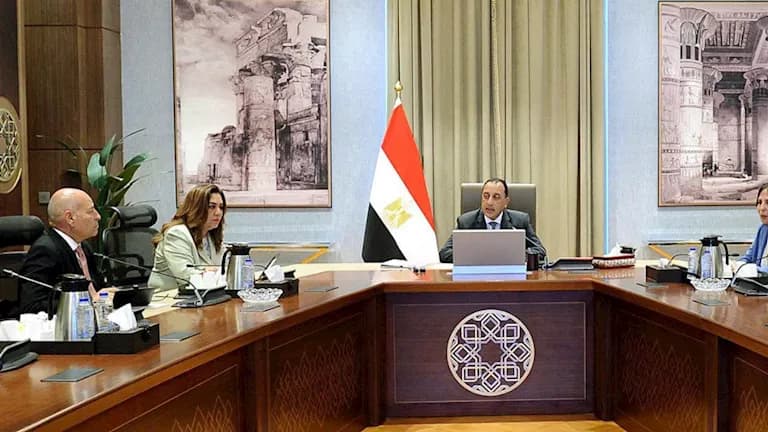 مدبولي يناقش تعديلات قانون التصالح