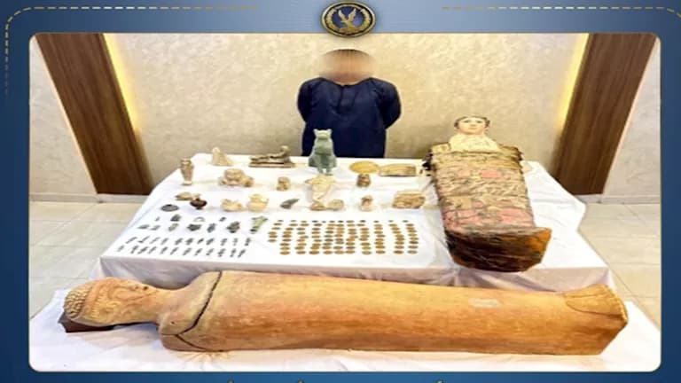 ضبط شخص يحمل 151 قطعة أثرية بالمنيا