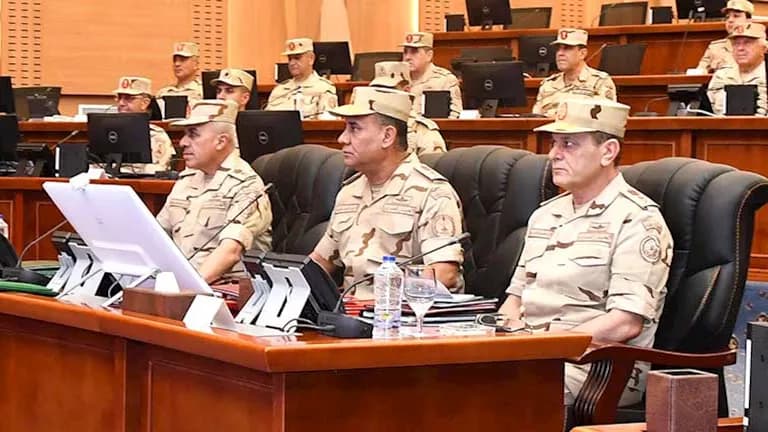 وزير الدفاع يراقب المرحلة الرئيسية لمشروع مراكز القيادة