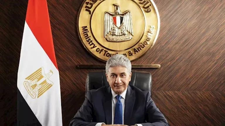 شريف فتحي يبرز دور السياحة التجديدية