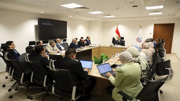 نائب وزير الصحة يراجع مشاريع رعاية الشرطة