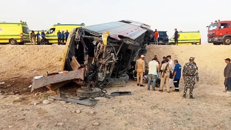 حادث أتوبيس يوقع وفيات وإصابات في سيناء