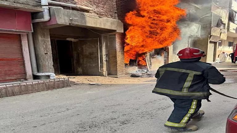 حريق كبير في محل بطاريات برمسيس