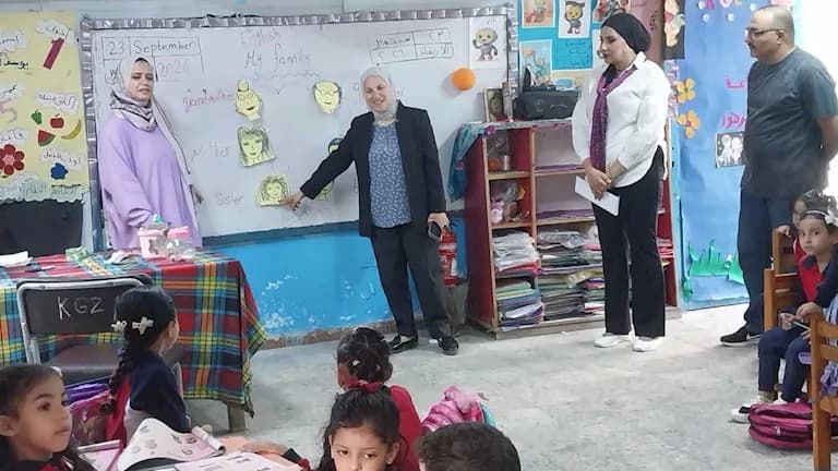 مدير تعليم القاهرة تتابع فعاليات يوم الطالب