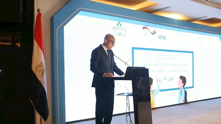 Education Minister begins Arabic skills Phase 4
