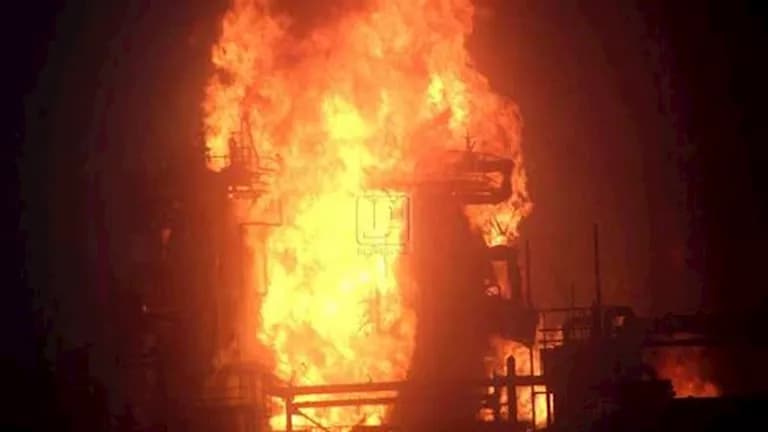 Fire damages Post Office in Qena