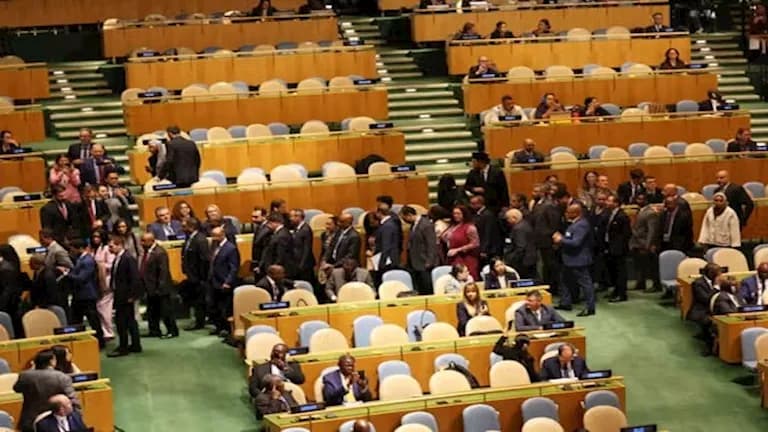 مقاعد خالية تكشف أن قائمة الـ77 غير لهذا العام