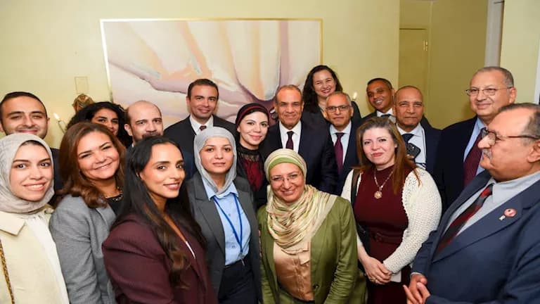 Foreign Minister Meets Egyptian UN Staff