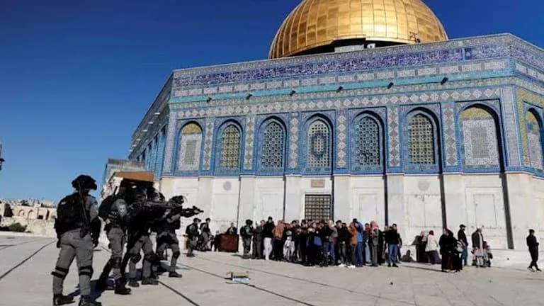 إسرائيل تتهم خطيب الأقصى بقضية محمد صلاح