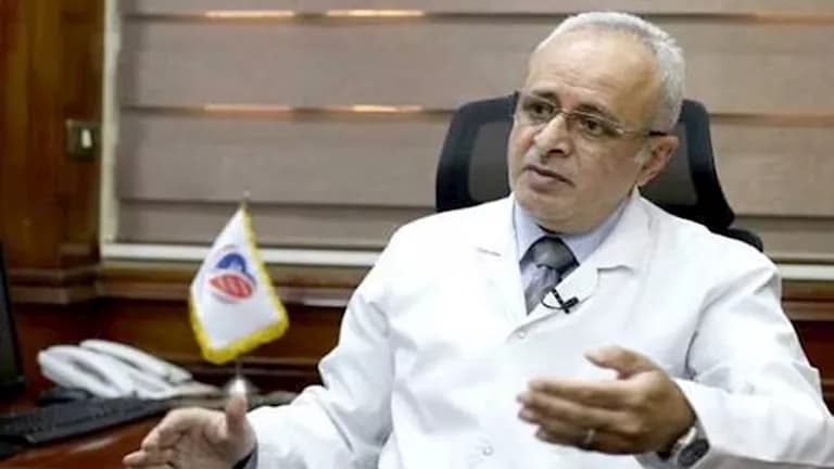 عميد معهد القلب يحذر من شرب المياه المثلجة بسرعة