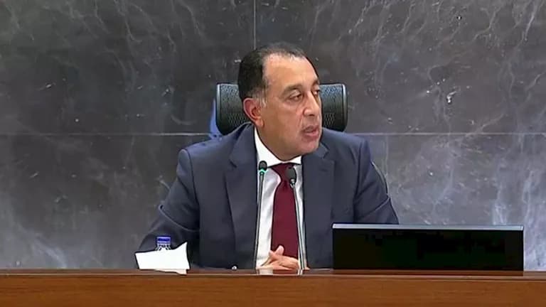 مدبولي يعلن انخفاض معدل البطالة ووصول راتب الخريجين إلى 15 ألف