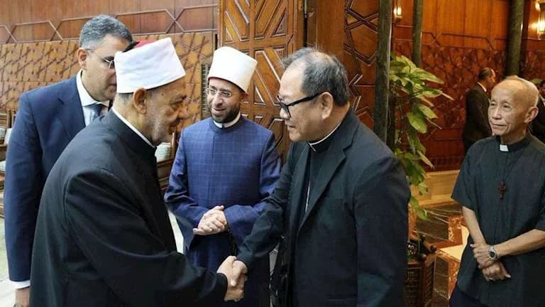 Awqaf Minister meets Al-Azhar Grand Imam