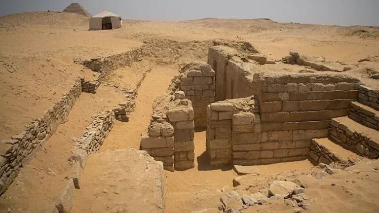 Saqqara uncovers Fifth Dynasty tomb