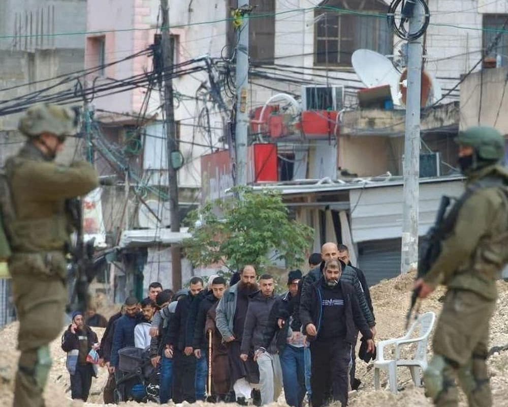 Jenin: Occupation searches homes in Mikhayallon and Yabed