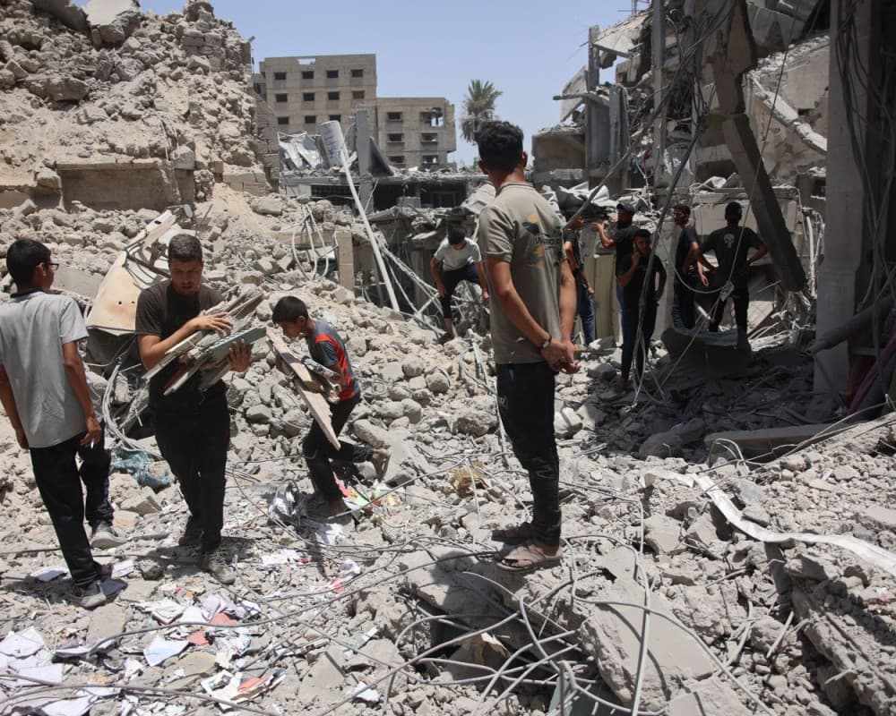 Occupation shelling hits Gaza gatherers