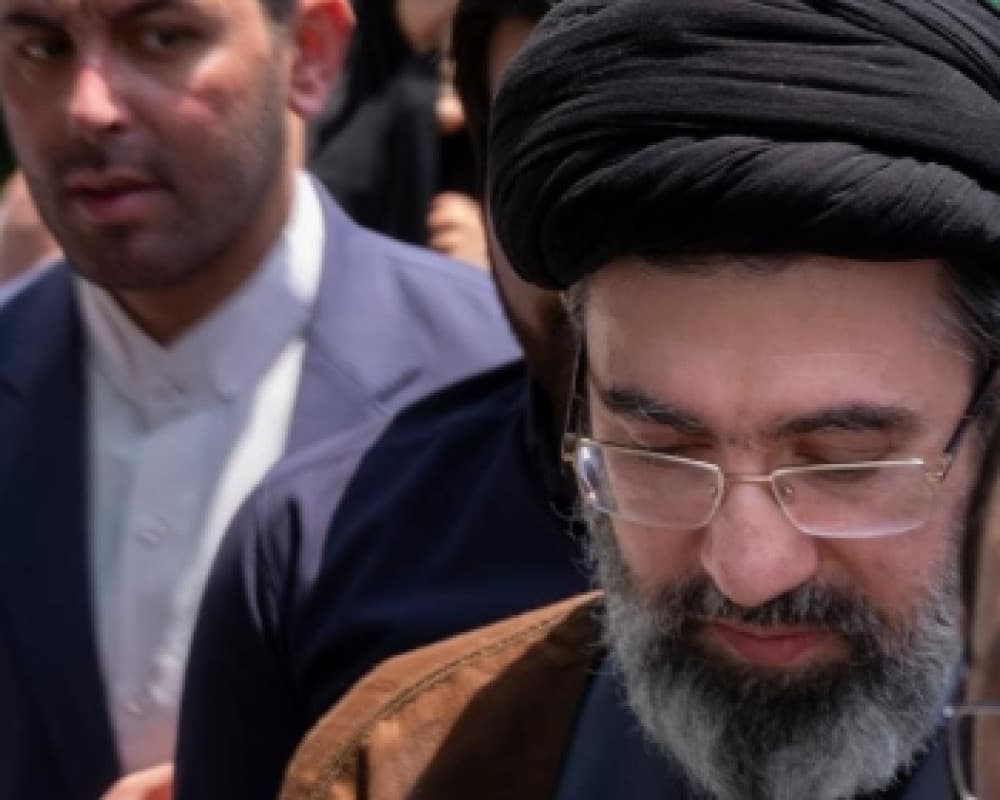 تقديرات إسرائيلية: خامنئي يواصل إدارة البلاد رغم غيابه